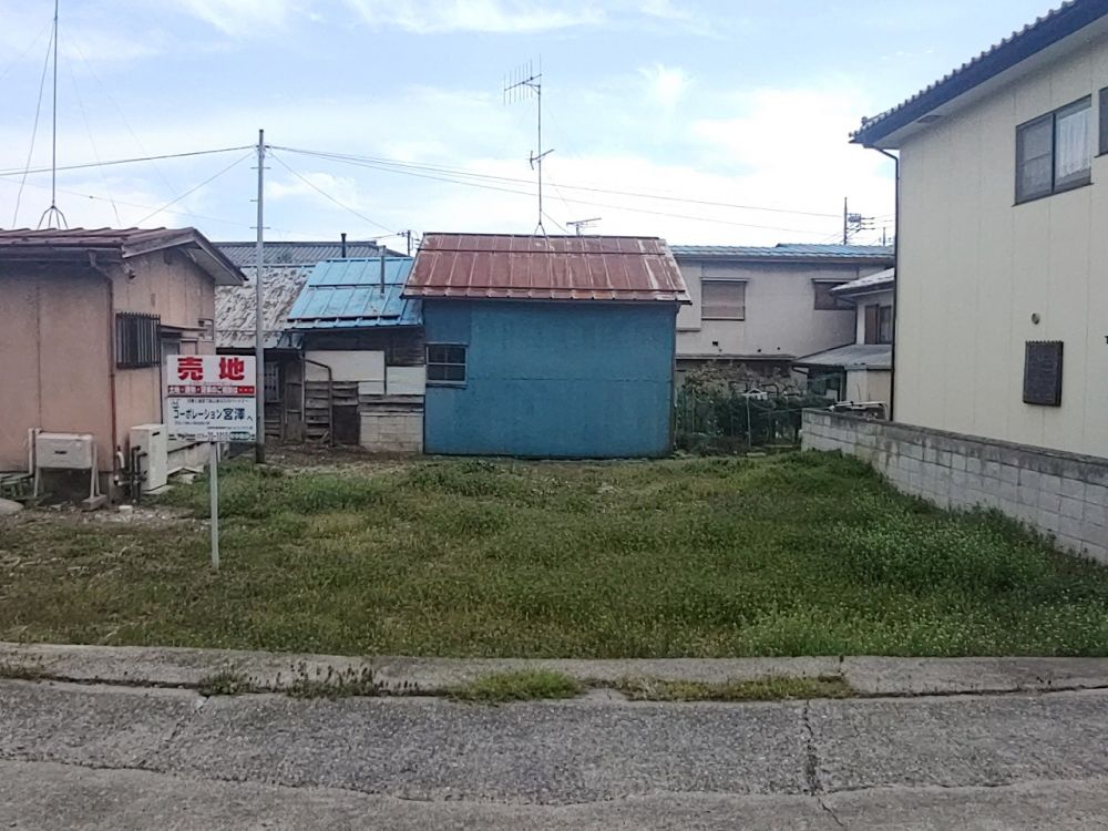 沼田市鍛冶町 415万円